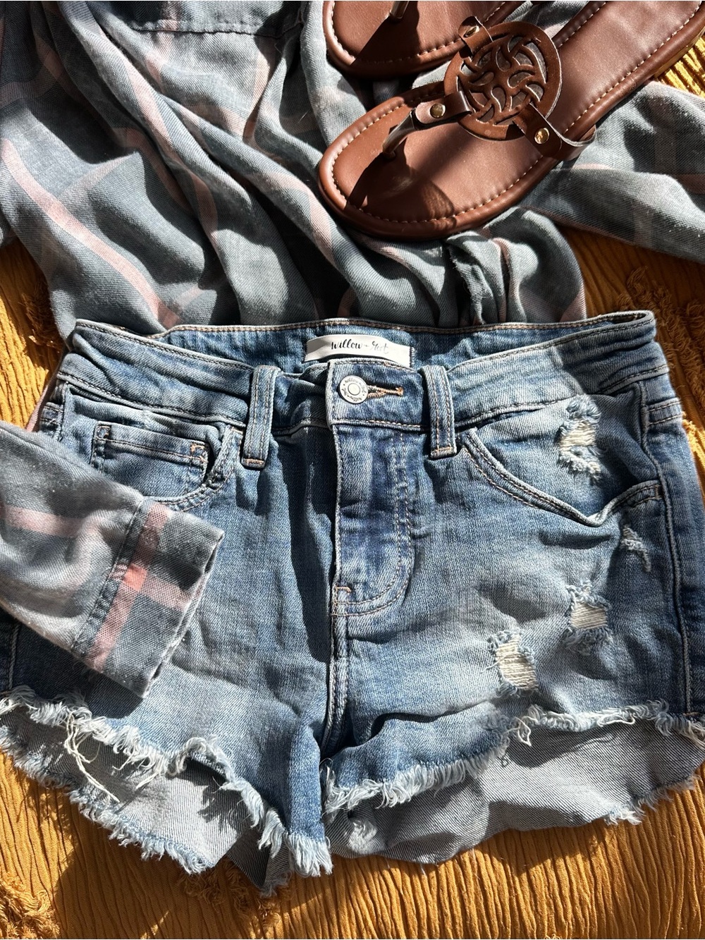 Willow + Root (Buckle) Light Blue Distressed Mid-ris Jean Shorts with Frayed Hem